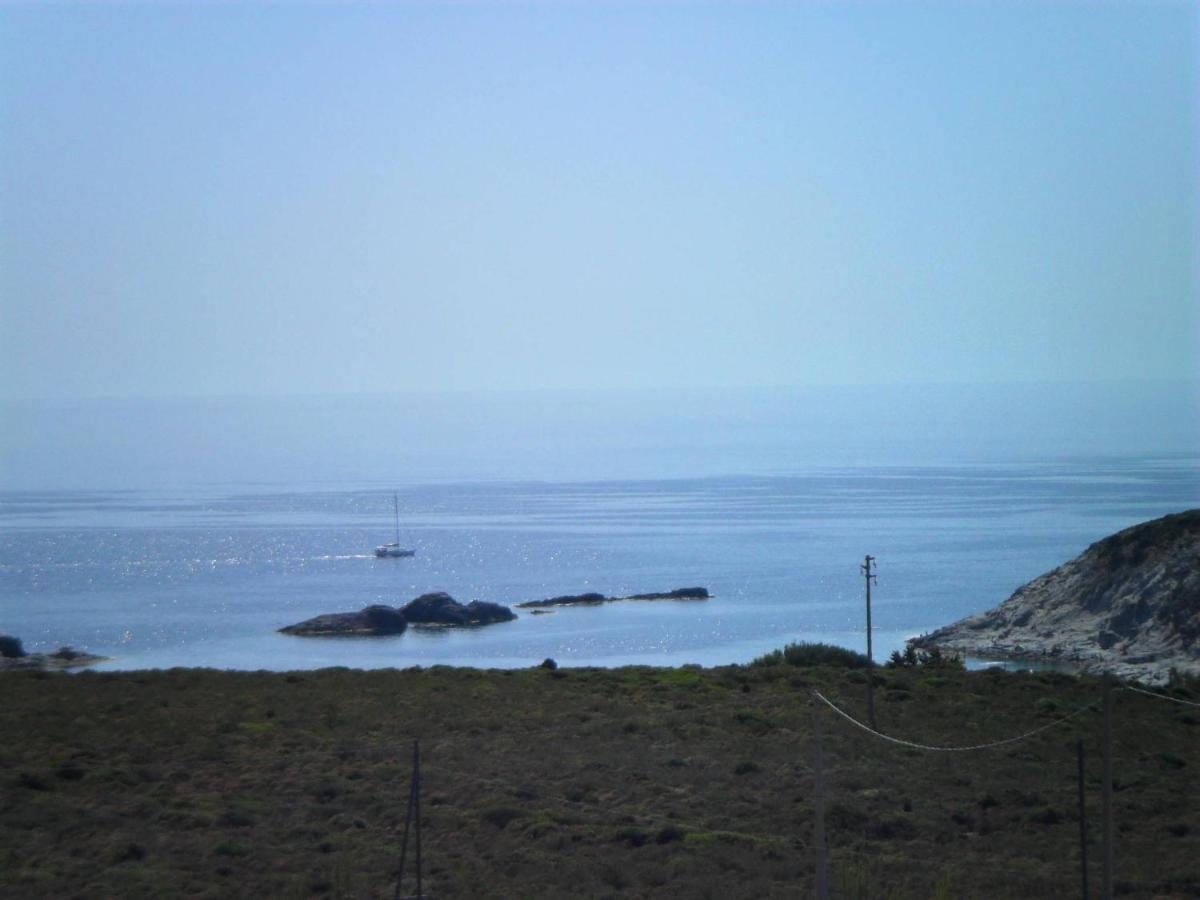 Casa Vacanze Cala Sapone SantʼAntìoco Buitenkant foto